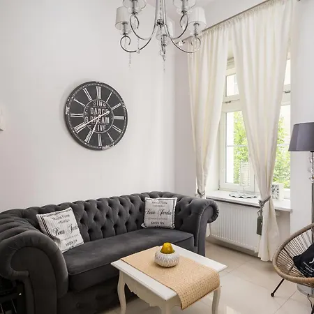 Wilcza Centre Chic By Bookinghost