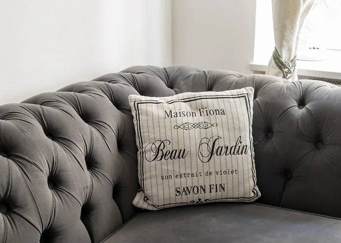 Wilcza Centre Chic By Bookinghost *