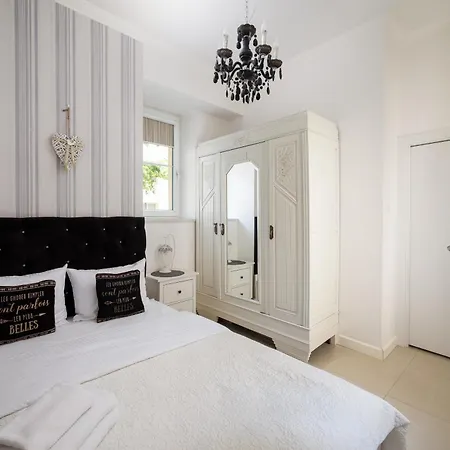 Wilcza Centre Chic Apartment Warsaw